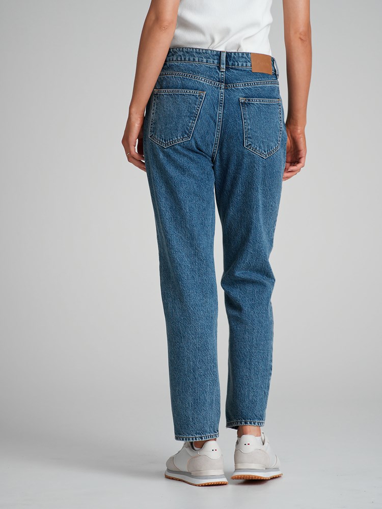 Helena mom jeans 7502451_DAE-VAVITE-S23-Modell-Back_chn=match_718_Helena mom jeans DAE_Helena mom jeans DAE 7502451.jpg_Back||Back