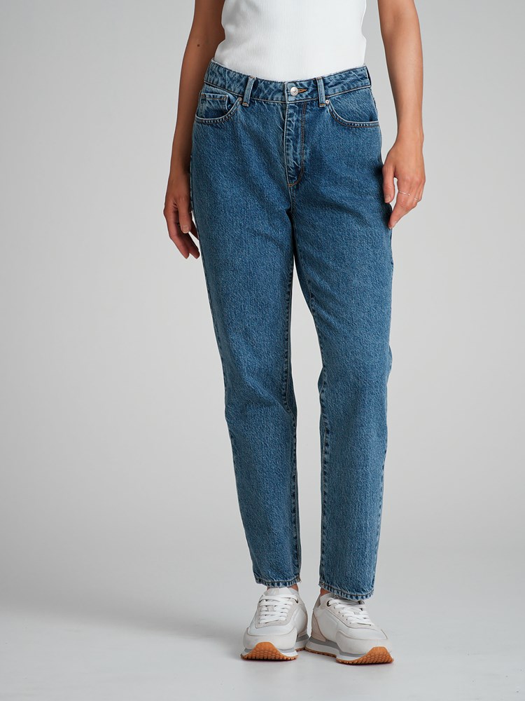 Helena mom jeans 7502451_DAE-VAVITE-S23-Modell-Front_chn=match_2927_Helena mom jeans DAE_Helena mom jeans DAE 7502451.jpg_Front||Front