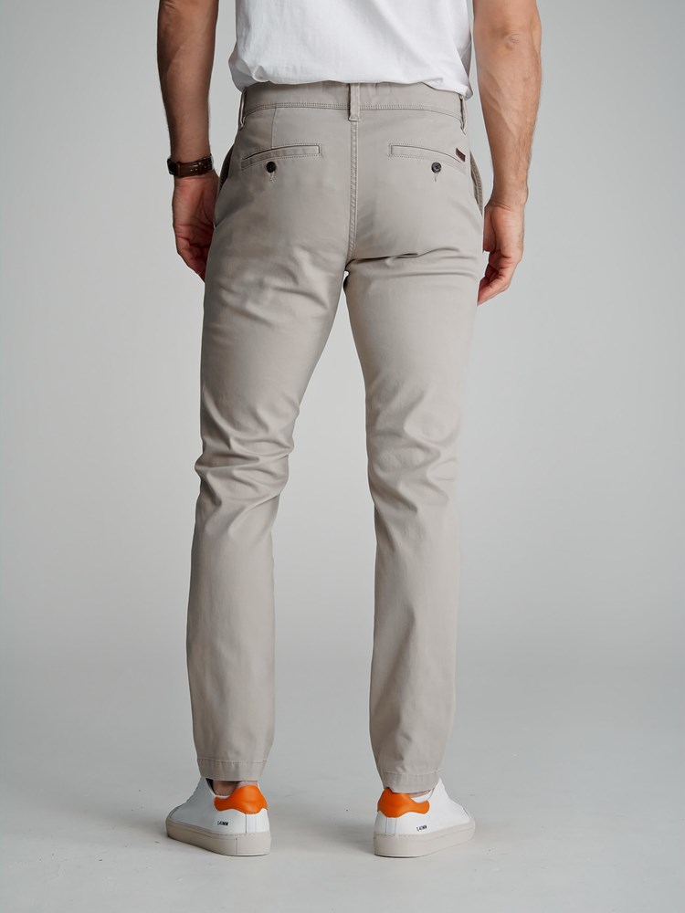 Christer chinos 7502560_I4C-Redford-S23-Modell-Back_Christer chinos I4C 7502560.jpg_Back||Back