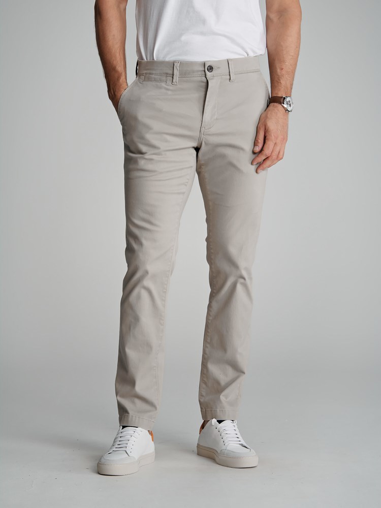 Christer chinos 7502560_I4C-Redford-S23-Modell-Front_Christer chinos I4C 7502560.jpg_Front||Front