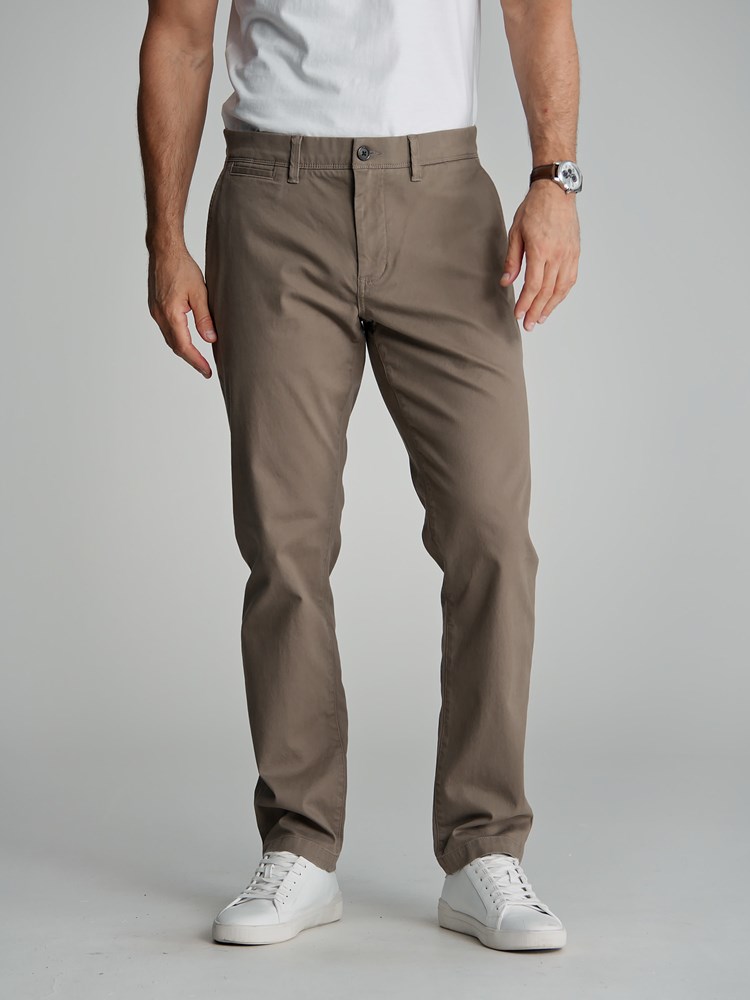 Christer chinos 7502560_I7E-Redford-S23-Modell-Back_Christer chinos I7E 7502560.jpg_Back||Back