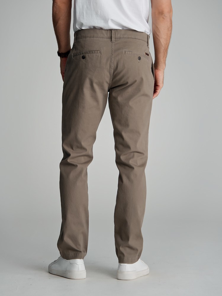 Christer chinos 7502560_I7E-Redford-S23-Modell-Front_Christer chinos I7E 7502560.jpg_Front||Front