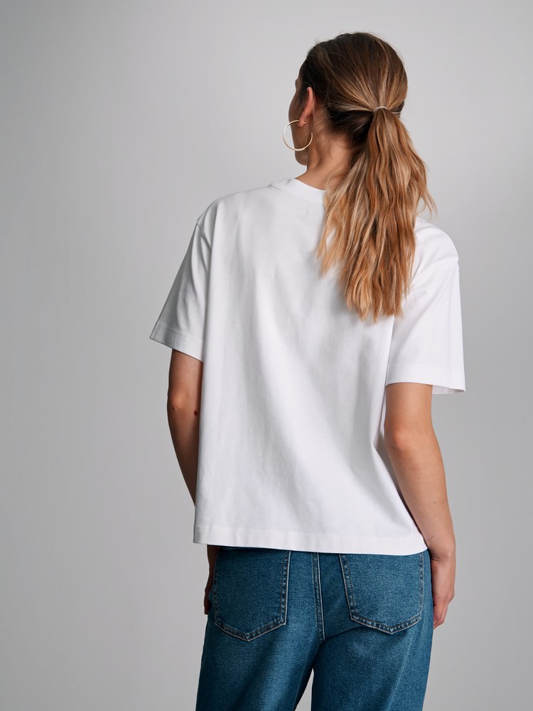 Gabby t-skjorte 7502572_O68-DONNA-S23-Modell-Back_chn=match_1749_Gabby t-skjorte O68_Gabby t-skjorte O68 7502572.jpg_Back||Back