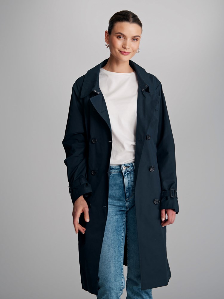 Mila trench 7502637_EM1-VAVITE-S23-Modell-Front_chn=match_6066_Mila trench EM1_Mila trench EM1 7502637.jpg_Front||Front