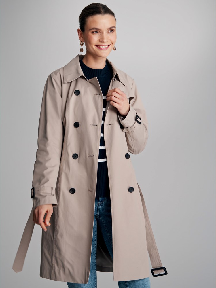 Mila trench 7502637_I5B-VAVITE-S23-Modell-Front_chn=match_8928_Mila trench I5B_Mila trench I5B 7502637.jpg_Front||Front