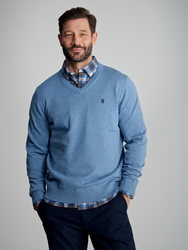 Brage v-neck genser 7502721_EGZ-REDFORD-S23-Modell-Front_chn=match_4531.jpg_Front