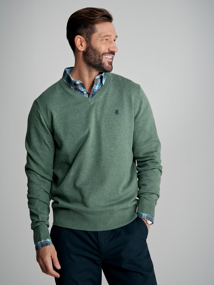 Brage v-neck genser 7502721_I6U-REDFORD-S23-Modell-Front_chn=match_8821.jpg_Front
