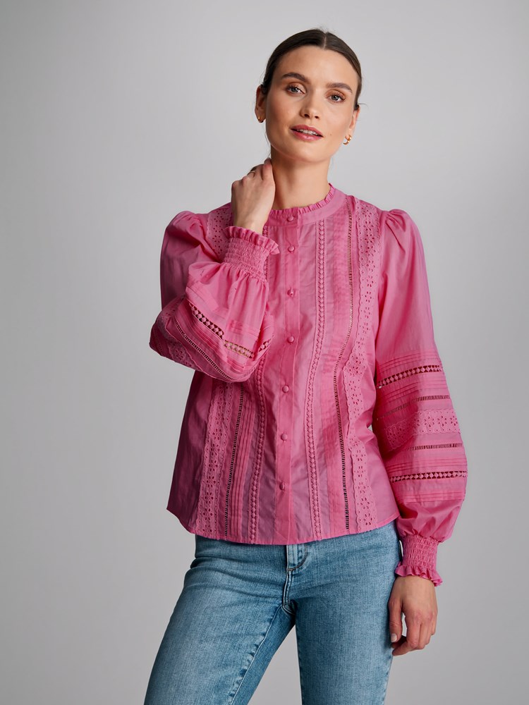 Alona bluse 7502773_MOG-DONNA-S23-Modell-Front_chn=match_1700_Alona bluse MOG 7502773.jpg_Front||Front