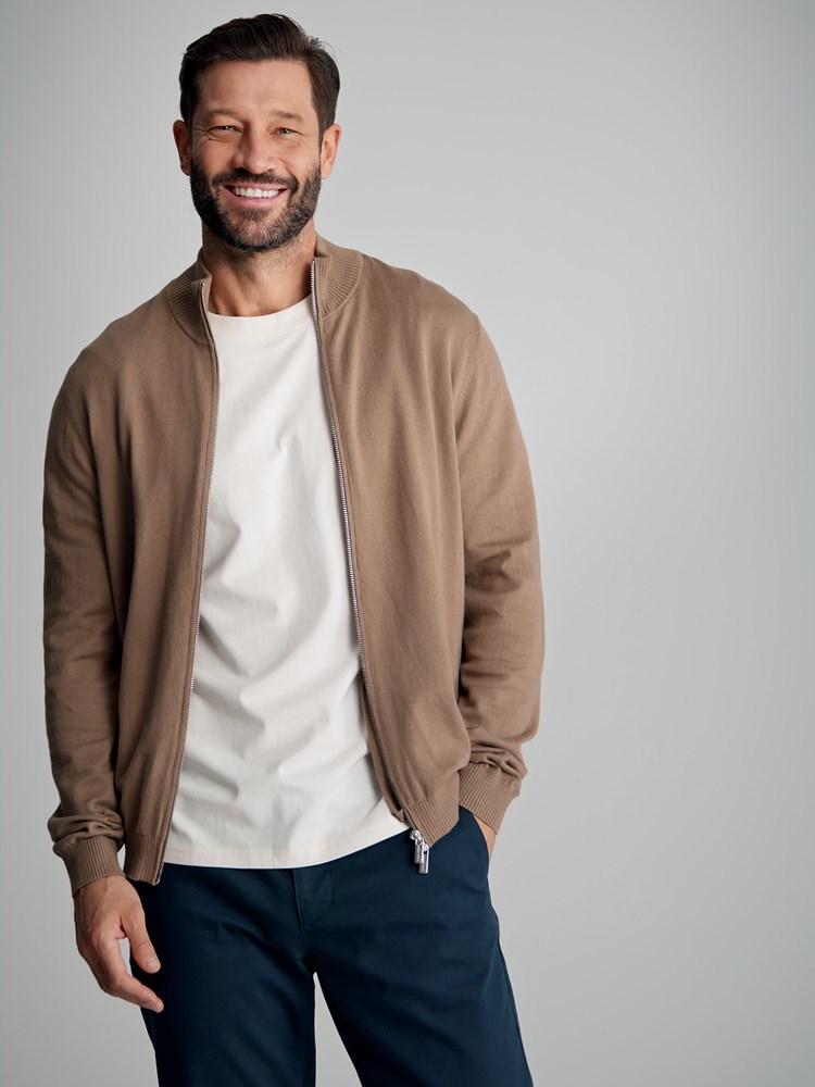 Ricardo cardigan 7502884_AGP-MARIOCONTI-S23-Modell-Front_chn=match_9867.jpg_Front||Front