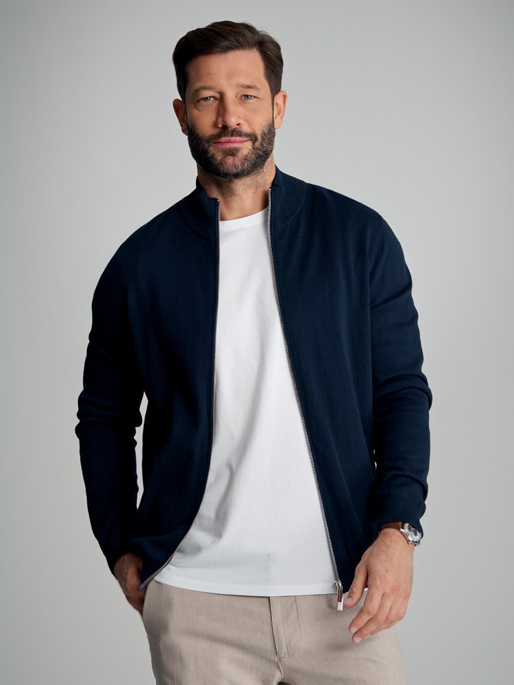 Ricardo cardigan 7502884_EGC-MARIOCONTI-S23-Modell-Front_chn=match_4936_Ricardo cardigan EGC_Ricardo cardigan EGC 7502884.jpg_Front||Front