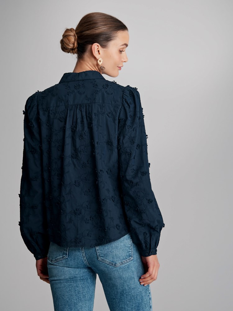 Bennie blondeskjorte 7502933_EM6-MARIEPHILIPPE-S23-Modell-Back_chn=match_9362_Bennie blondeskjorte EM6 7502933.jpg_Back||Back