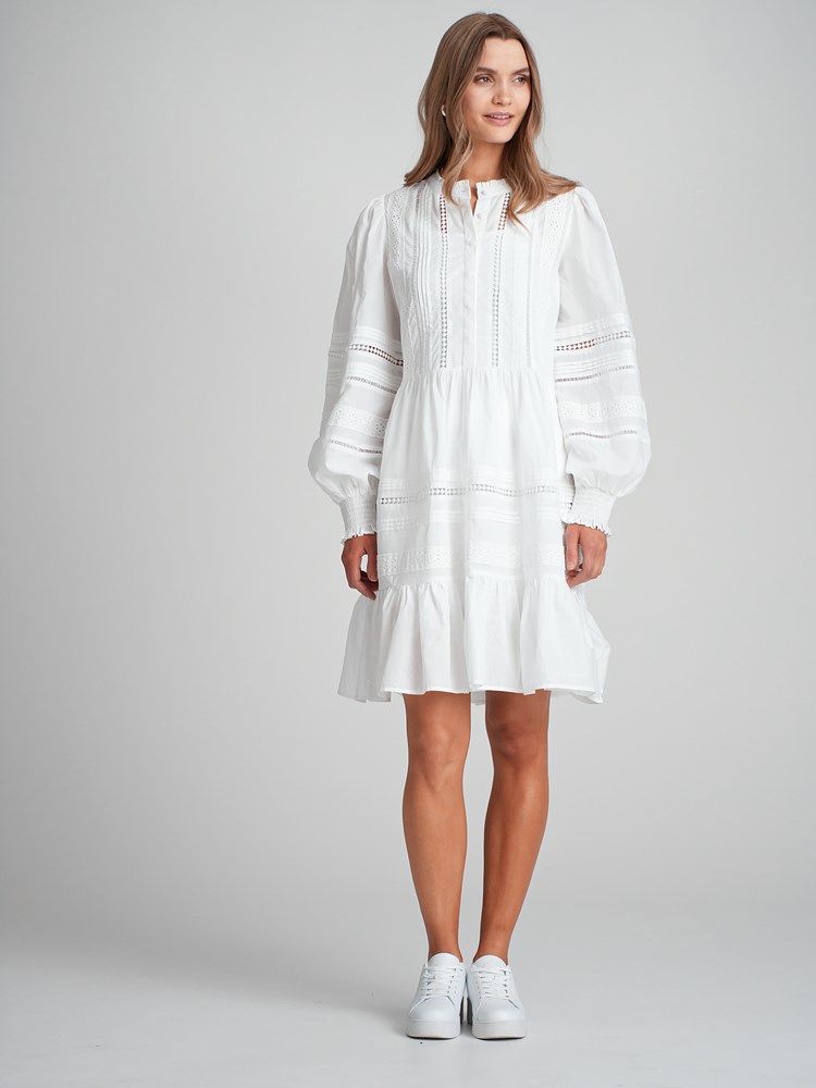 Alona kjole 7502937_O68-DONNA-S23-Modell-Front_chn=match_2314_Alona kjole O68_Alona kjole O68 7502937.jpg_Front||Front