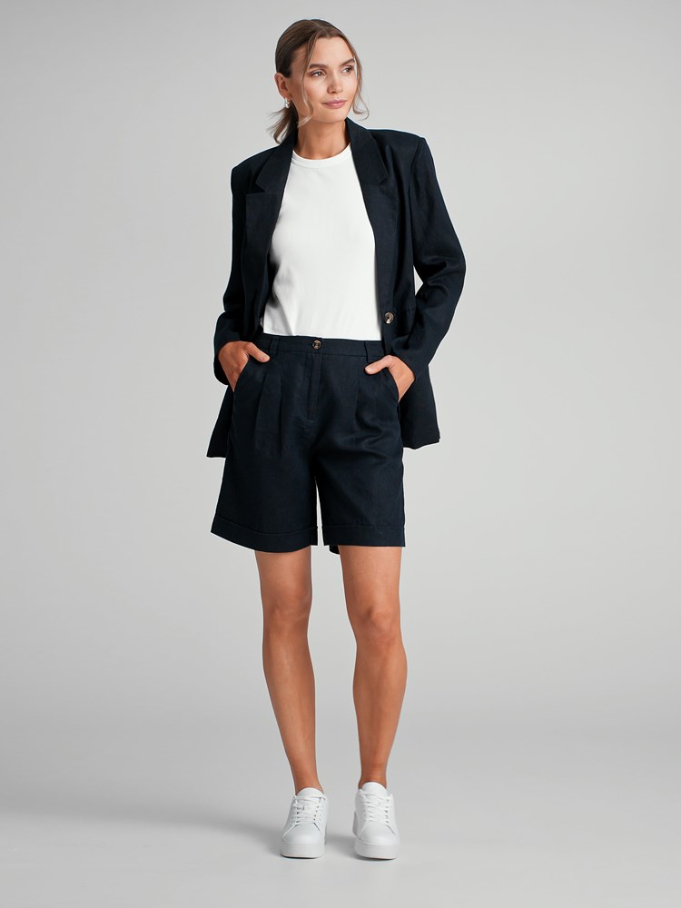 Meghan linshorts 7503029_EM6-MARIEPHILIPPE-H23-Modell-Front_chn=match_3096_Meghan linshorts EM6 7503029.jpg_Front||Front