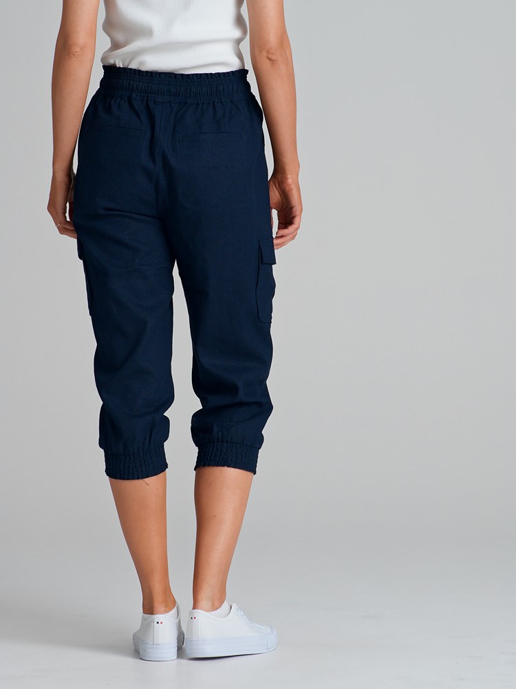 Mary cargo capri 7503078_EM1-VAVITE-H23-Modell-Back_chn=match_1858_Mary cargo capri EM1 7503078.jpg_Back||Back