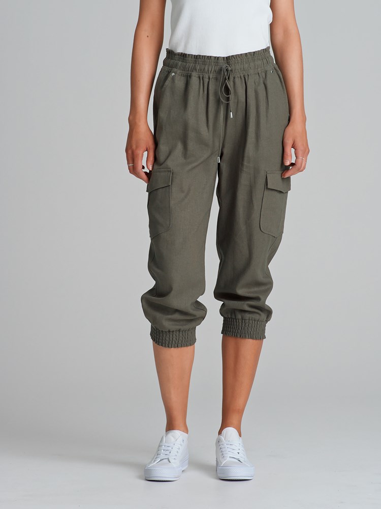 Mary cargo capri 7503078_GUJ-VAVITE-H23-Modell-Front_chn=match_7151_Mary cargo capri GUJ 7503078.jpg_Front||Front