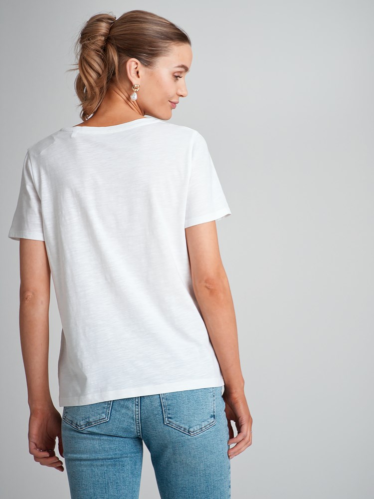 Olivia v-hals t-skjorte 7503116_O68-VAVITE-H23-Modell-Back_chn=match_1395_Olivia v-hals t-skjorte O68_Olivia v-hals t-skjorte O68 7503116.jpg_Back||Back