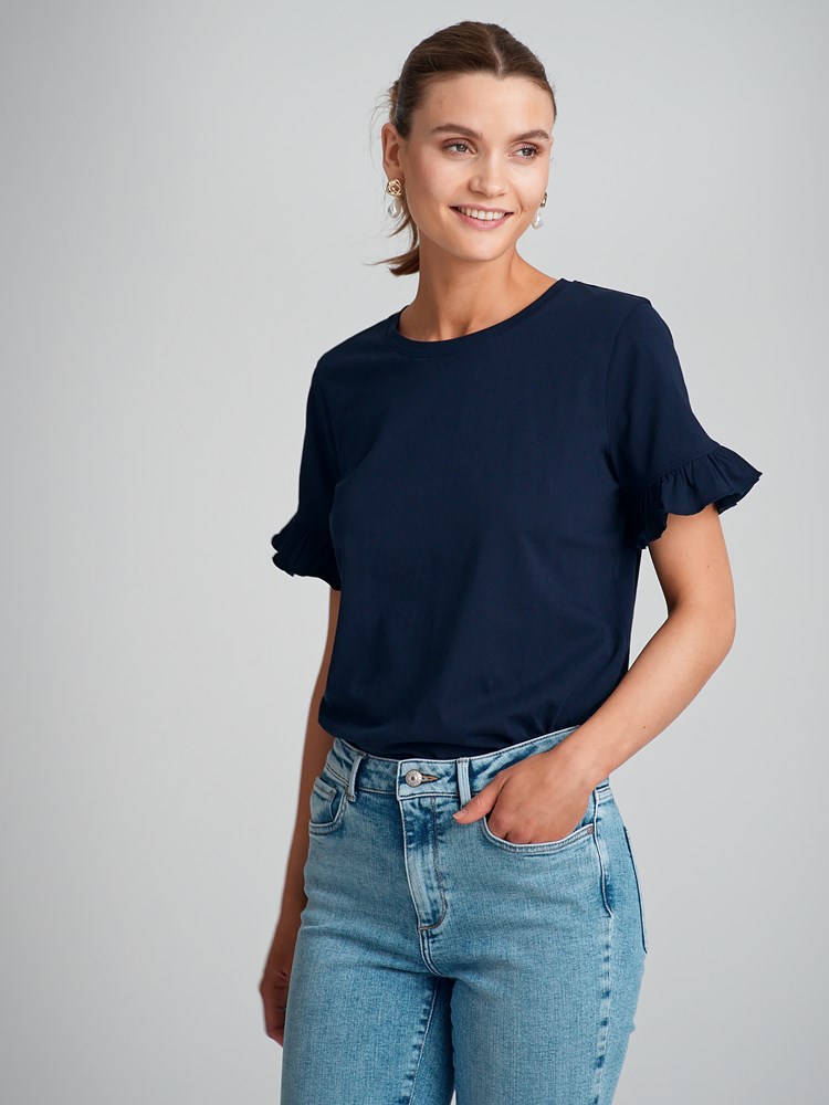 Olivia volang topp 7503117_EM1-VAVITE-H23-Modell-Front_chn=match_465_Olivia volang topp EM1 7503117.jpg_Front||Front