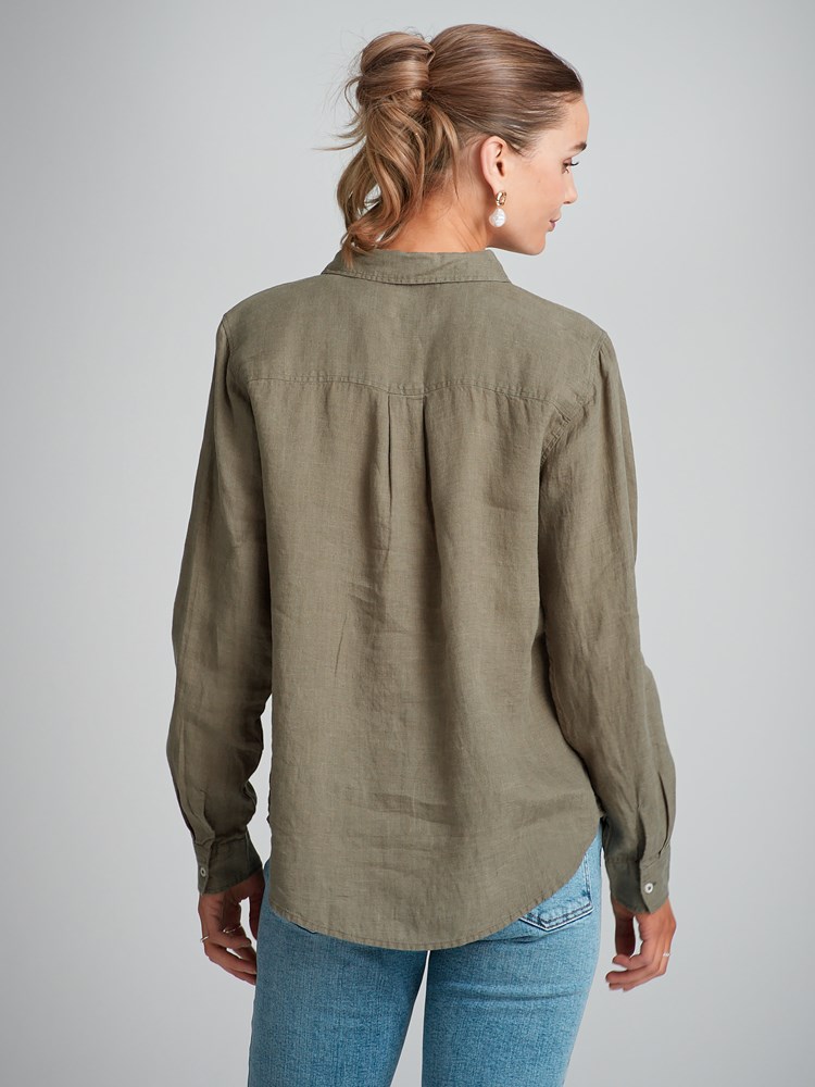 Helle linskjorte 7503299_GLS-VAVITE-H23-Modell-Back_chn=match_3686_Helle linskjorte GLS 7503299.jpg_Back||Back