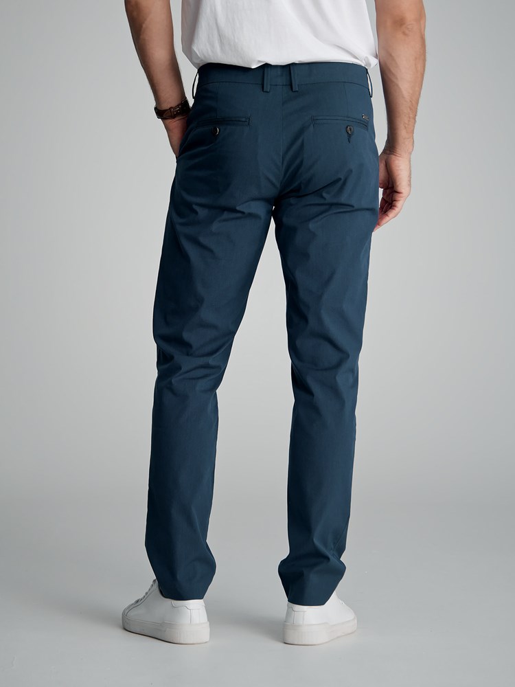 Lorenzo chinos 7503334_EM6-MarioConti-S23-modell-back.jpg_Back||Back