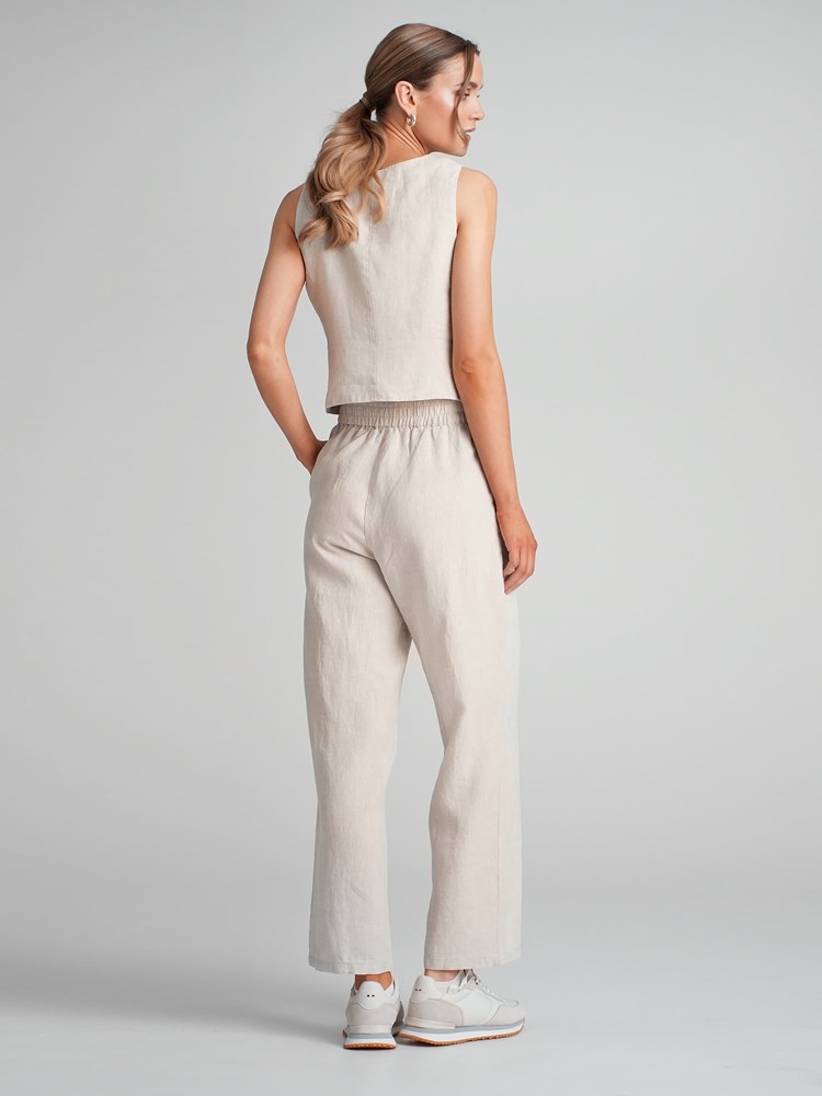 Diondra linbukse 7503367_I2X-DONNA-H23-Modell-Back_chn=match_2056_Diondra linbukse I2X 7503367.jpg_Back||Back