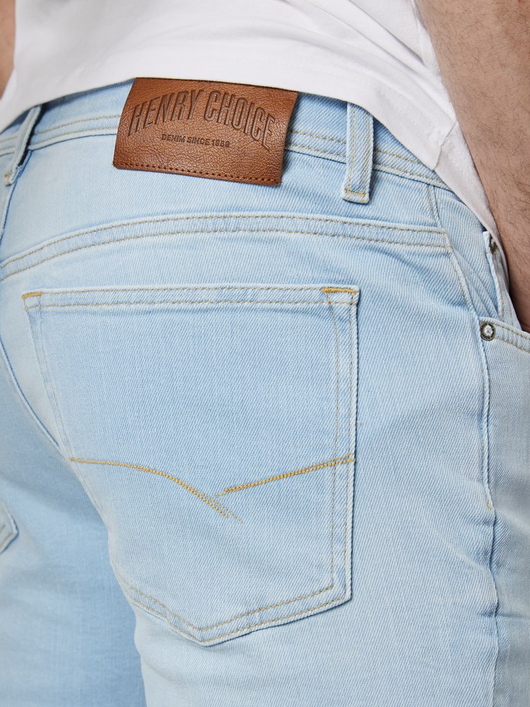 Slim Bill comfort jeans 7503686_DAH-HENRYCHOICE-S23-Modell-Front_chn=boys_7290_Slim Bill comfort jeans DAH.jpg_Front||Front