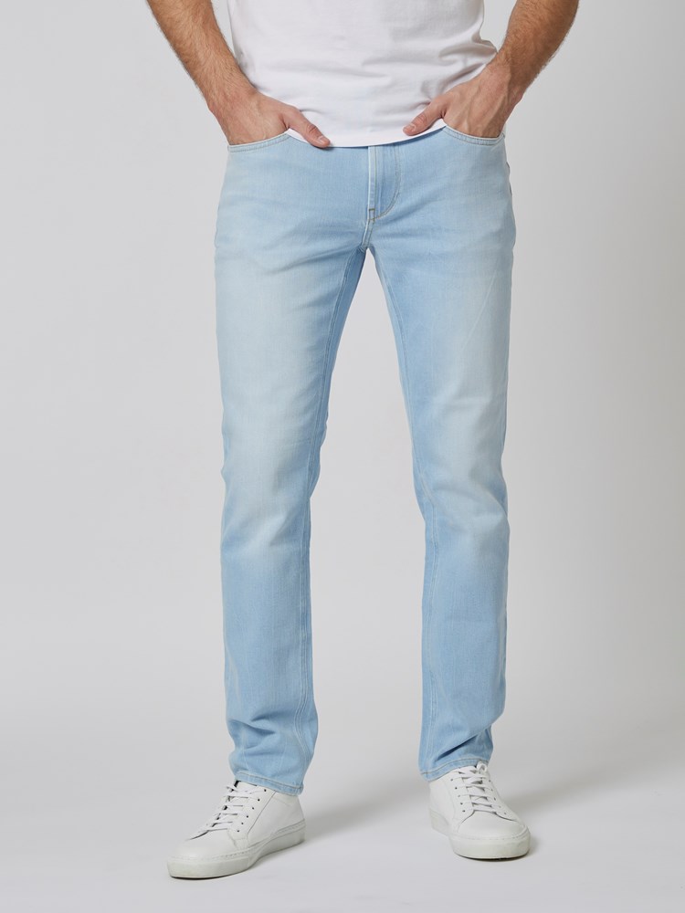 Slim Bill comfort jeans 7503686_DAH-HENRYCHOICE-S23-Modell-Front_chn=boys_9822_Slim Bill comfort jeans DAH.jpg_Front||Front