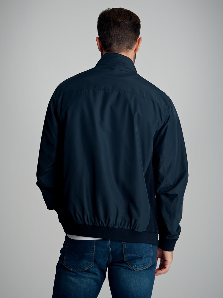 Matteo jakke 7503708_EMW-MARIOCONTI-S23-Modell-Back_chn=match_1985.jpg_Back||Back