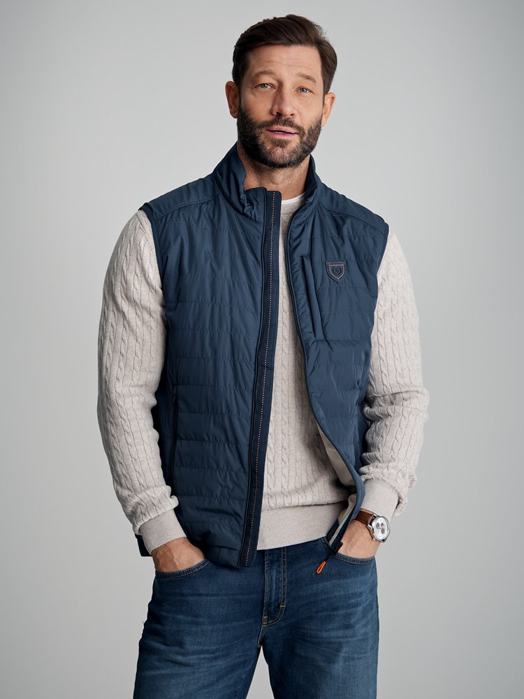 Hamden vest 7503728_EMU-REDFORD-S23-Modell-Front_chn=match_2049.jpg_Front