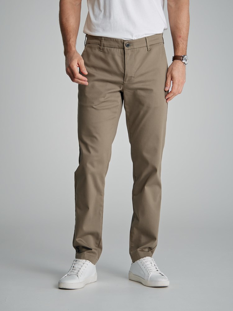 Forli chinos 7503739_GMR-MARIOCONTI-S23-Modell-Front_chn=match_1562.jpg_Front||Front