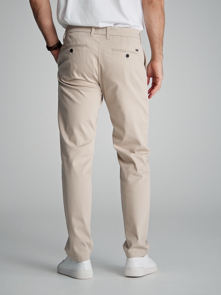 Forli chinos 7503739_I4Y-MARIOCONTI-S23-Modell-Back_chn=match_1125.jpg_Back||Back