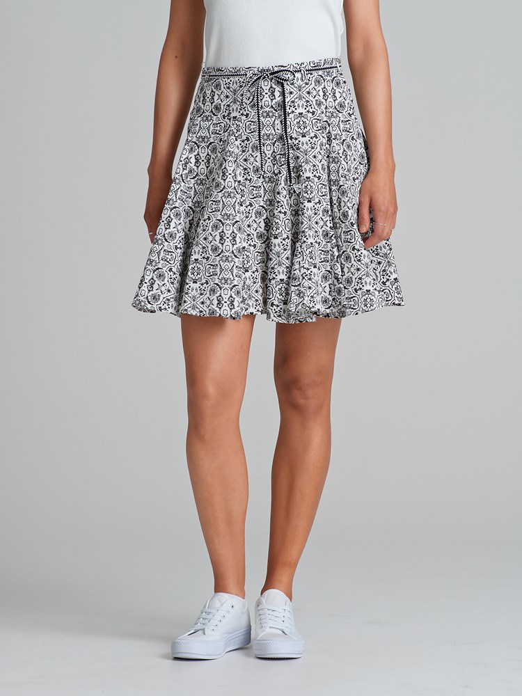 Dancia skjørt 7503828_CAB-DONNA-H23-Modell-Front_chn=match_2868_Dancia skjørt CAB 7503828.jpg_Front||Front
