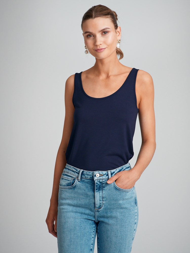 Tilde singlet 7503931_EM1-VAVITE-H23-Modell-Front_chn=match_5149_Tilde singlet EM1_Tilde singlet EM1 7503931.jpg_Front||Front
