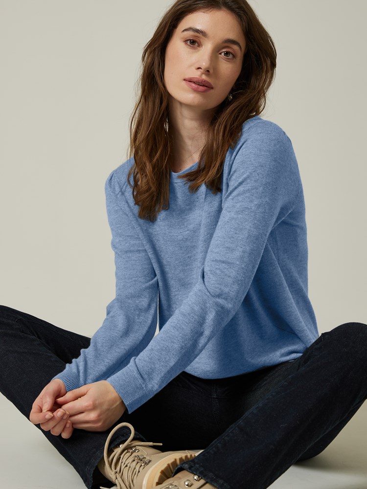 Agnes genser 7503978_EEN-JEANPAUL-A23-Modell-Front_8374_ny_farge_Agnes genser EEN_Agnes genser EEN 7503978.jpg_