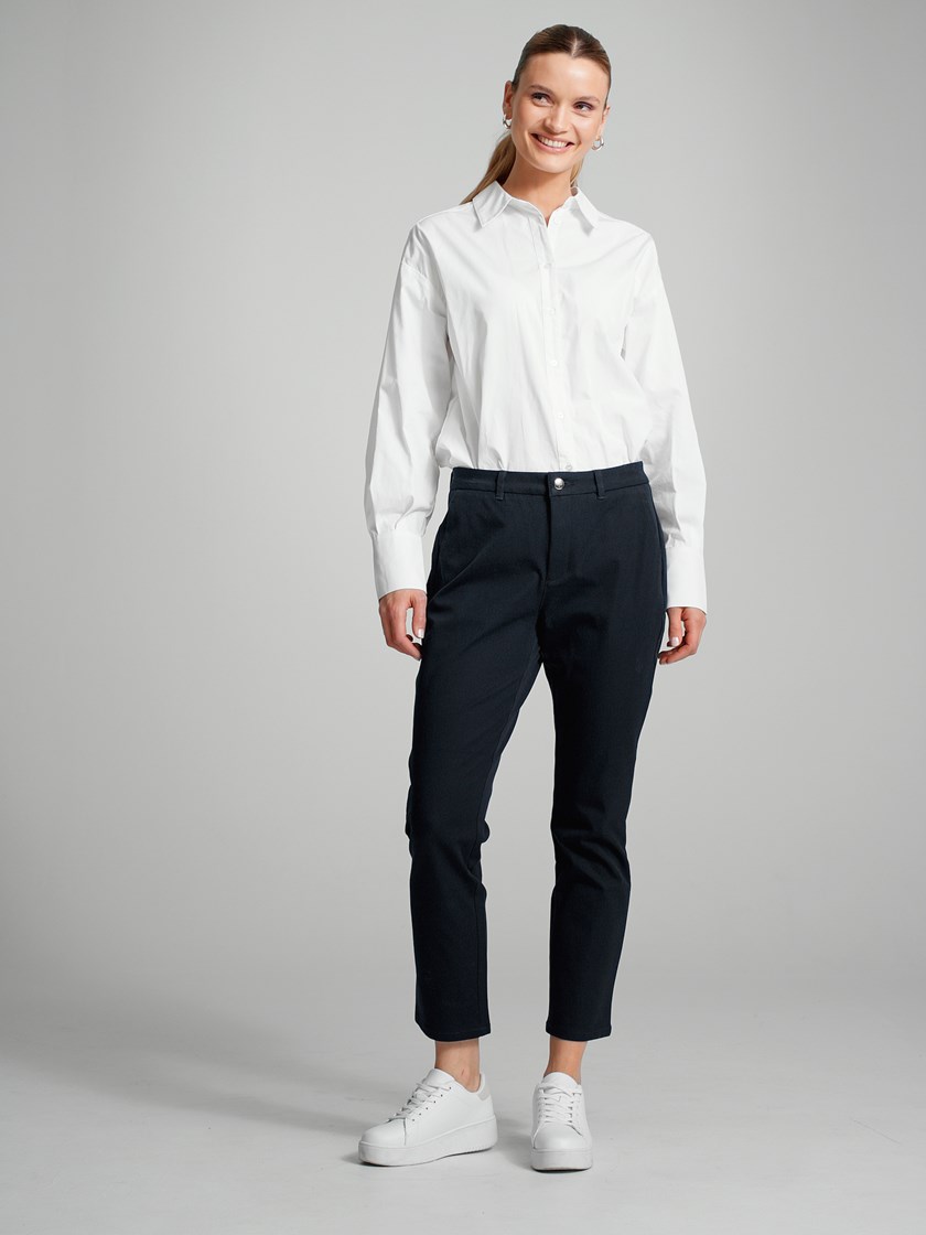 7504031 EM6 7504031_EM6-MARIEPHILIPPE-A23-Modell-Front.jpg_Front||Front