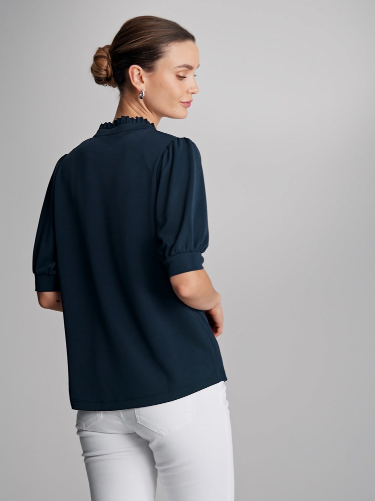 Valensia bluse 7504070_EM1-MARIEPHILIPPE-S23-Modell-Back_chn=match_9555_Valensia bluse EM1_Valensia bluse EM1 7504070.jpg_Back||Back