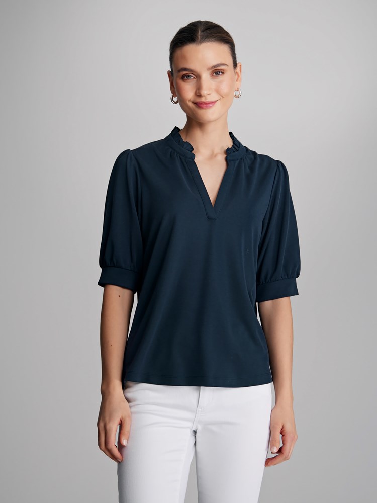 Valensia bluse 7504070_EM1-MARIEPHILIPPE-S23-Modell-Front_chn=match_8346_Valencia bluse EM1_Valensia bluse EM1_Valensia bluse EM1 7504070.jpg_Front||Front