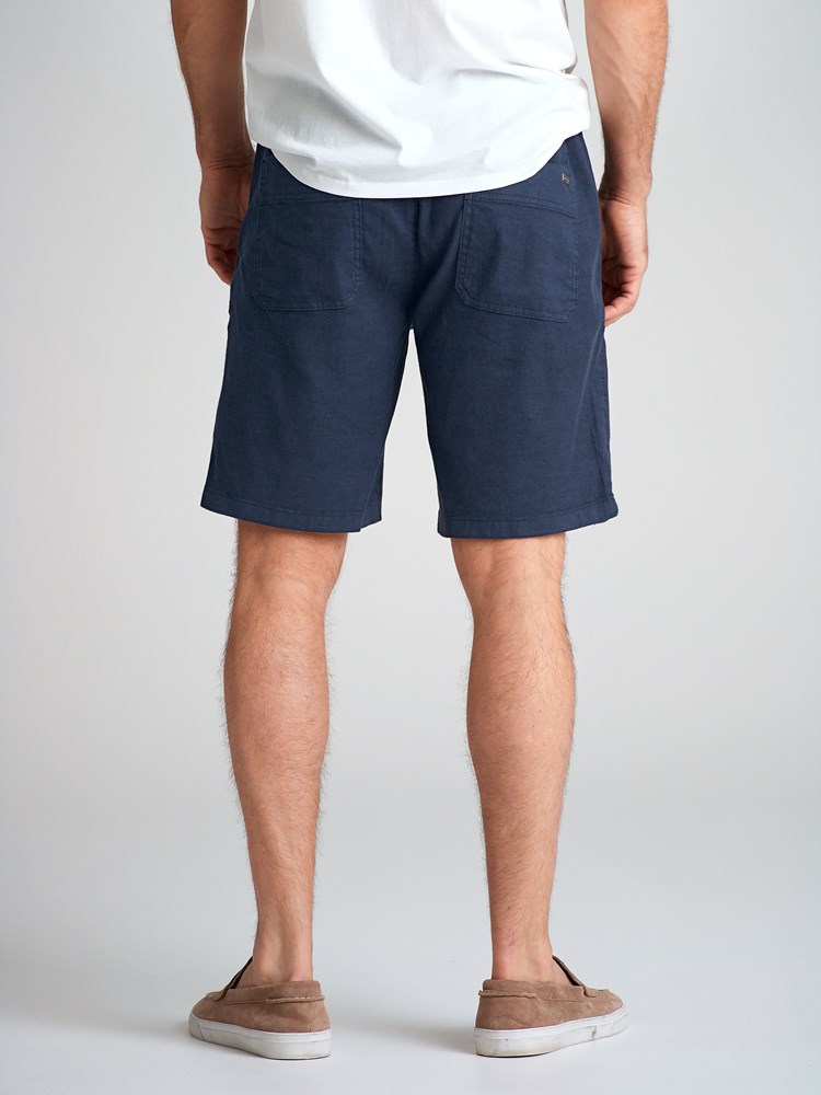 Mauro linmiks bermudashorts 7504073_EGC-MARIOCONTI-H23-Modell-Back_chn=match_4855_Mauro linmiks bermudashorts EGC.jpg_Back||Back