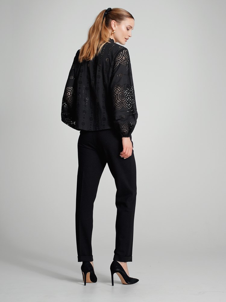 Ann blondebluse 7504268_CAB-MARIEPHILIPPE-A23-Modell-Back_chn=match_9398_Ann blondebluse CAB_Ann blondebluse CAB 7504268.jpg_Back||Back