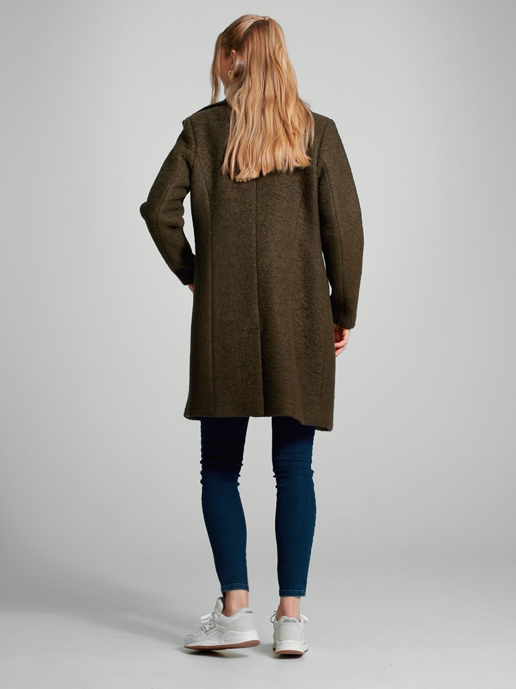 Marita boucle kåpe 7504342_GOZ-MARIEPHILIPPE-A23-Modell-Back_chn=match_2779_Marita boucle kåpe GOZ_Marita boucle kåpe GOZ 7504342.jpg_Back||Back