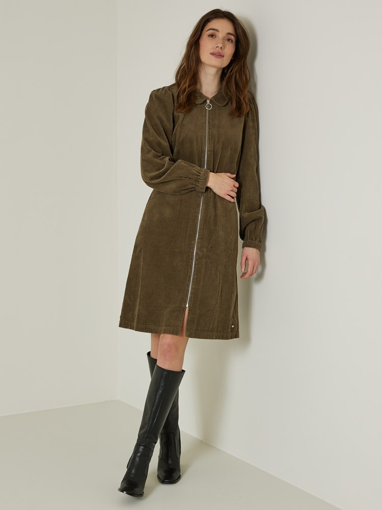 Sofia kjole 7504348_AFQ-JEANPAUL-A23-Modell-Front_216_Sofia kjole AFQ_Sofia kjole AFQ 7504348.jpg_Front||Front
