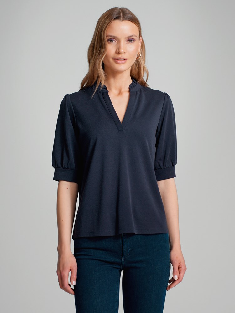 Valensia topp 7504360_EM1-MARIEPHILIPPE-A23-Modell-Front_chn=match_3347.jpg_Front||Front