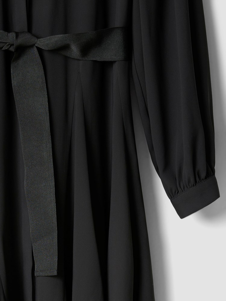 Demi kjole 7504457_CAB-DONNA-A23-Front_8920.jpg_Front||Front