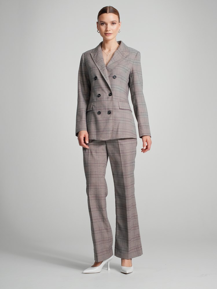 Catja rutet blazer 7504520_AFC-MARIEPHILIPPE-A23-Modell-Front_chn=match_6773_Catja rutet blazer AFC_Catja rutet blazer AFC 7504520.jpg_Front||Front