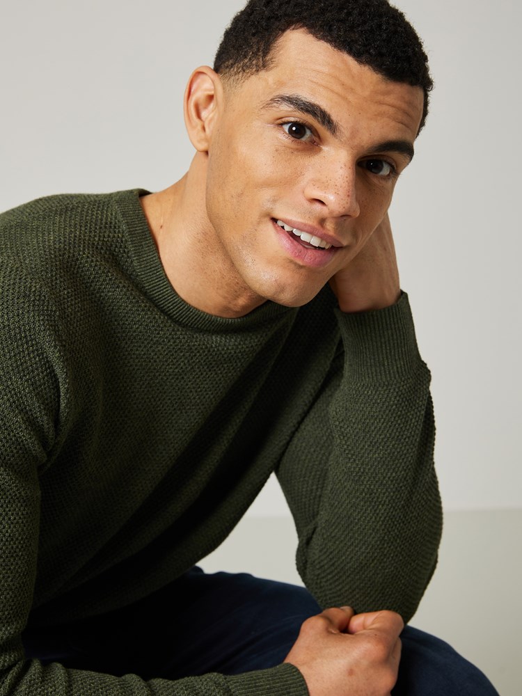 Tom genser 7504744_GUC-JEANPAUL-W23-Modell-Front_6448_Tom genser GUC.jpg_Front||Front