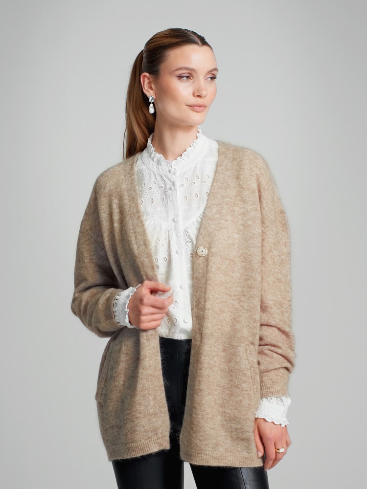 Miranda cardigan 7504866_AEU-DONNA-A23-Modell-Front_chn=match_9730_Miranda cardigan AEU_Miranda cardigan AEU 7504866.jpg_Front||Front