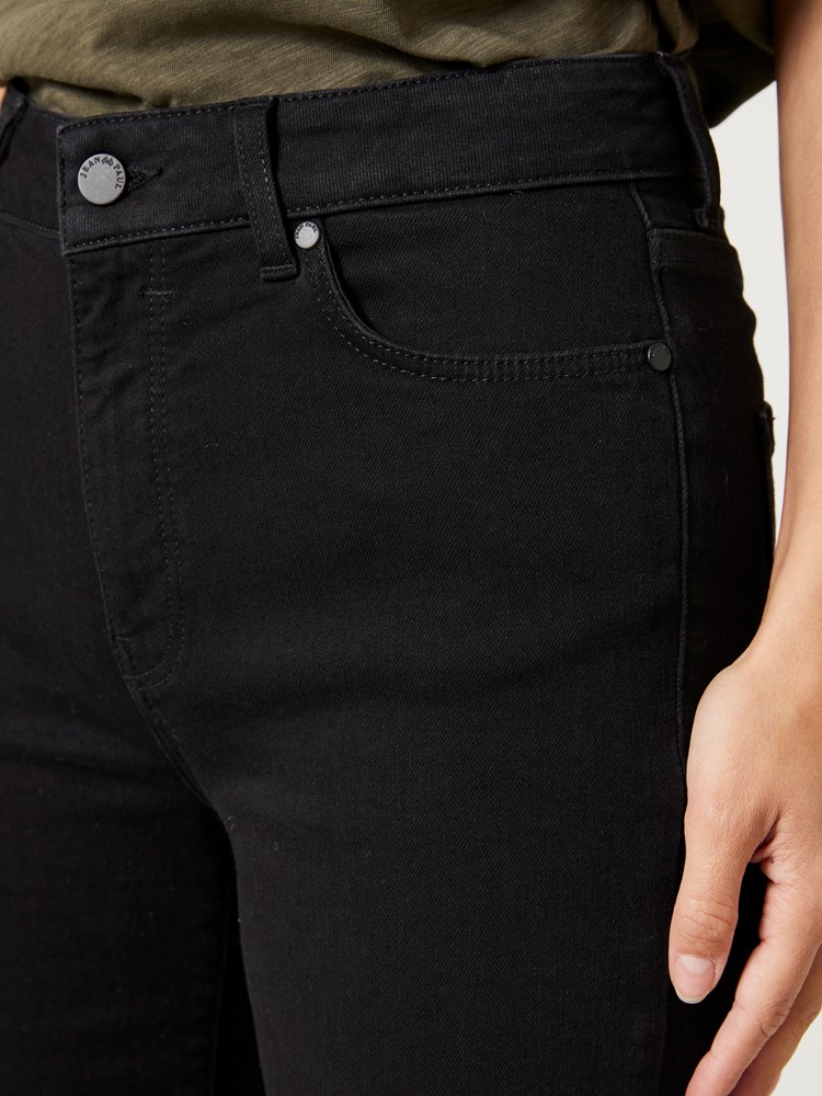 Ine straight jeans 7504930_DAI_Jean Paul_Ine Straight Jeans_A23_Modell (2)_Ine straight jeans DAI_Ine straight jeans DAI 7504930.jpg_
