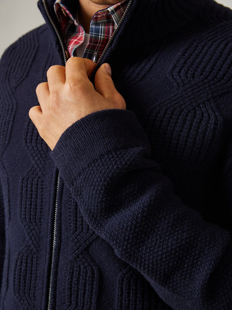 Tremblant cardigan 7504955_EM6-JEANPAUL-W23-Modell-Front_8817_Tremblant cardigan EM6.jpg_Front||Front