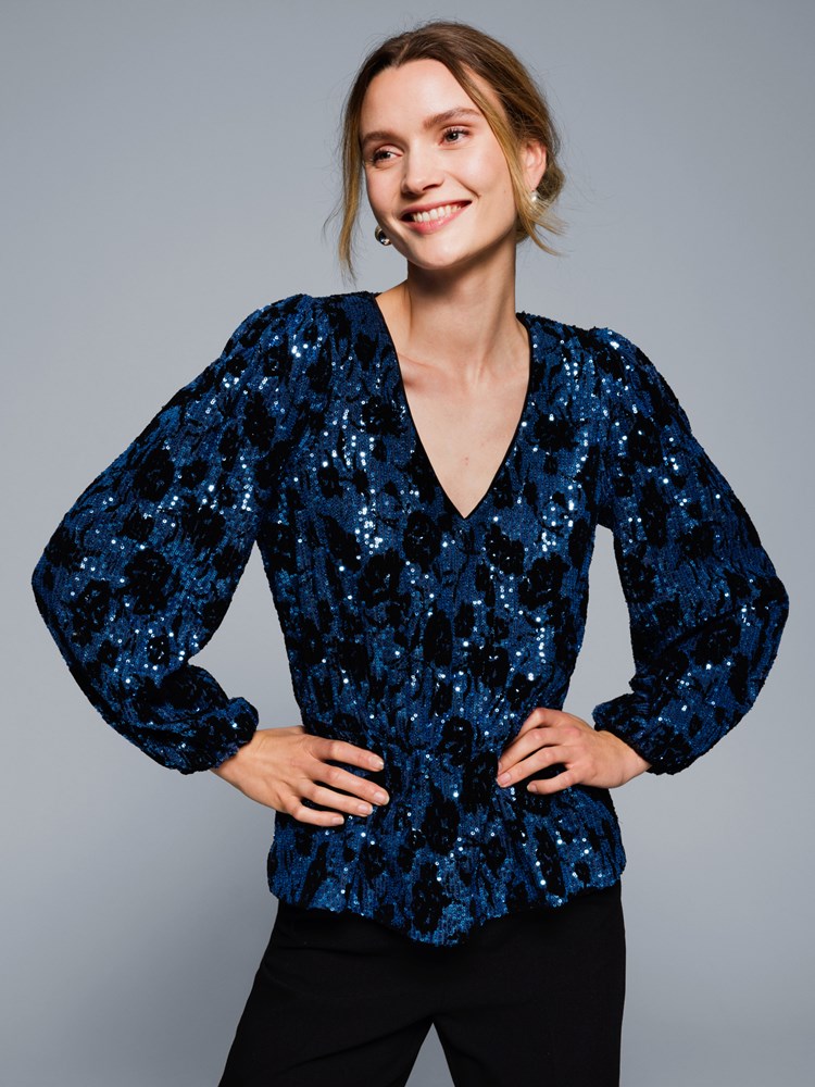 Teodora topp 7505078_EGT-MARIEPHILIPPE-W23-Modell-Front_chn=match_3315_Teodora topp EGT.jpg_Front||Front