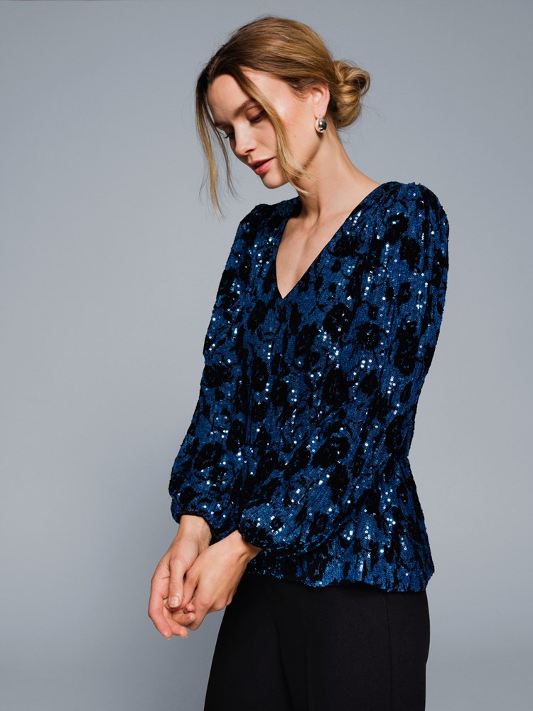 Teodora topp 7505078_EGT-MARIEPHILIPPE-W23-Modell-Front_chn=match_5887_Teodora topp EGT.jpg_Front||Front