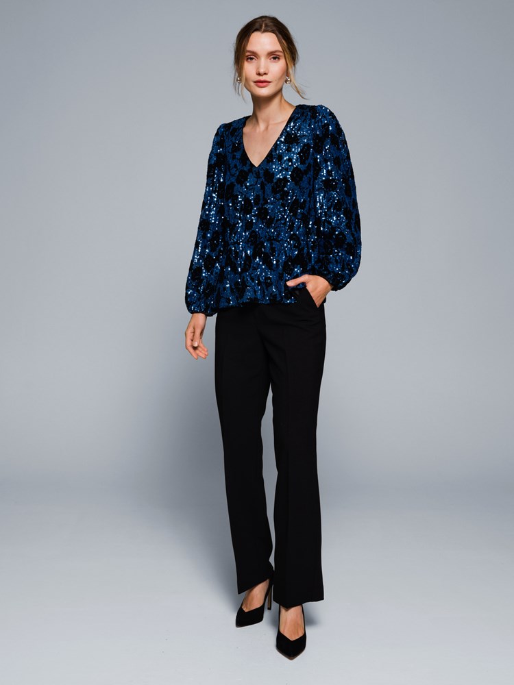 Teodora topp 7505078_EGT-MARIEPHILIPPE-W23-Modell-Front_chn=match_7757_Teodora topp EGT.jpg_Front||Front